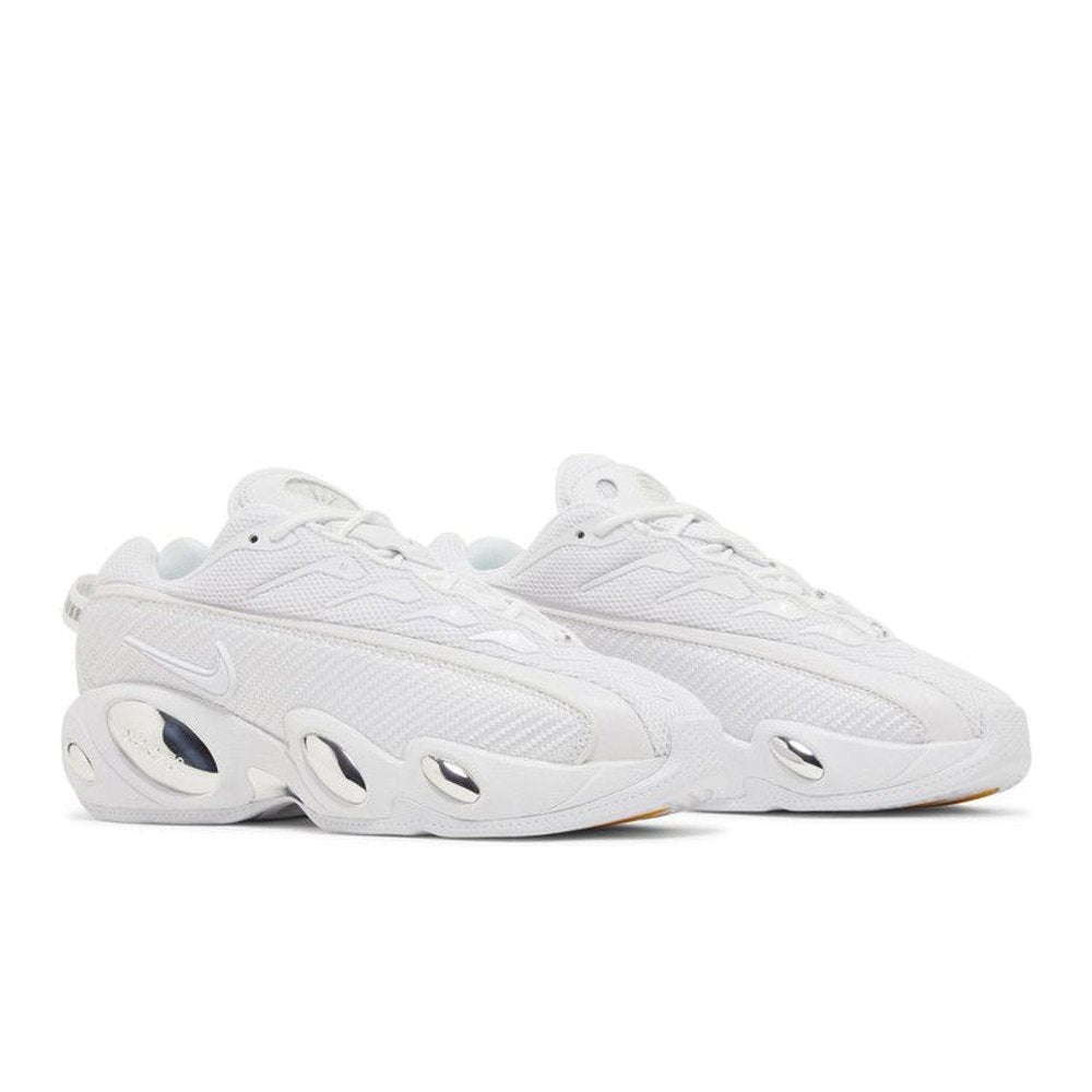 Nike NOCTA Glide Drake White Chrome – lifestyle foto | Purekickz