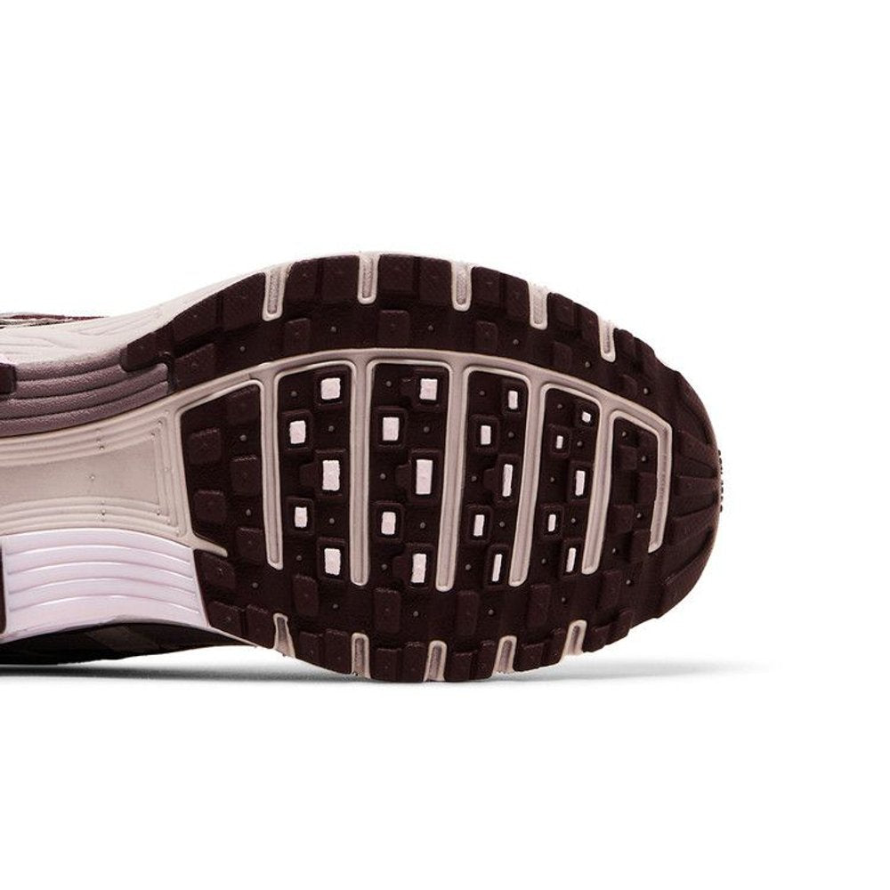 Nike P-6000 Burgundy Crush Pink Foam (W) – pohled shora | Purekickz