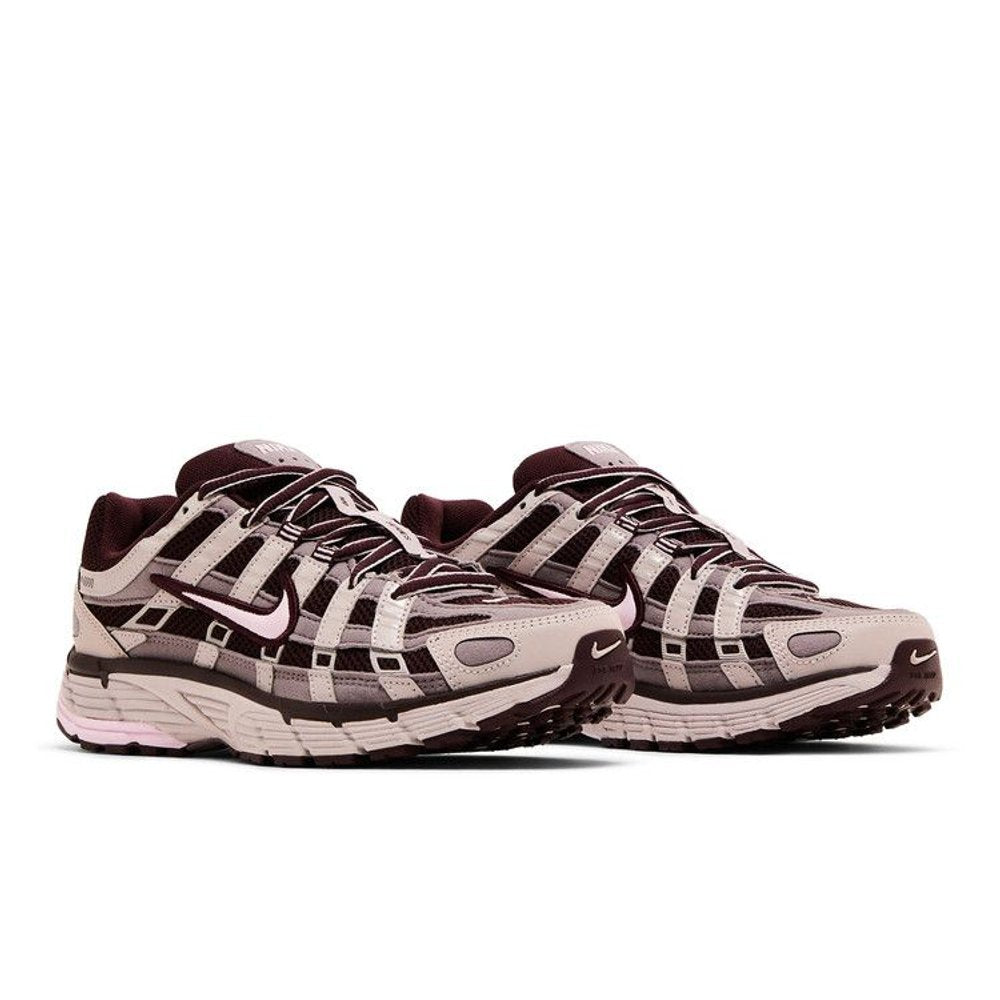 Nike P-6000 Burgundy Crush Pink Foam (W) – lifestyle foto | Purekickz