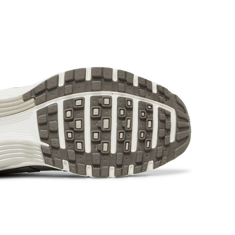 Nike P-6000 Light Iron Ore – pohled shora | Purekickz