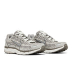 Nike P-6000 Light Iron Ore – lifestyle foto | Purekickz