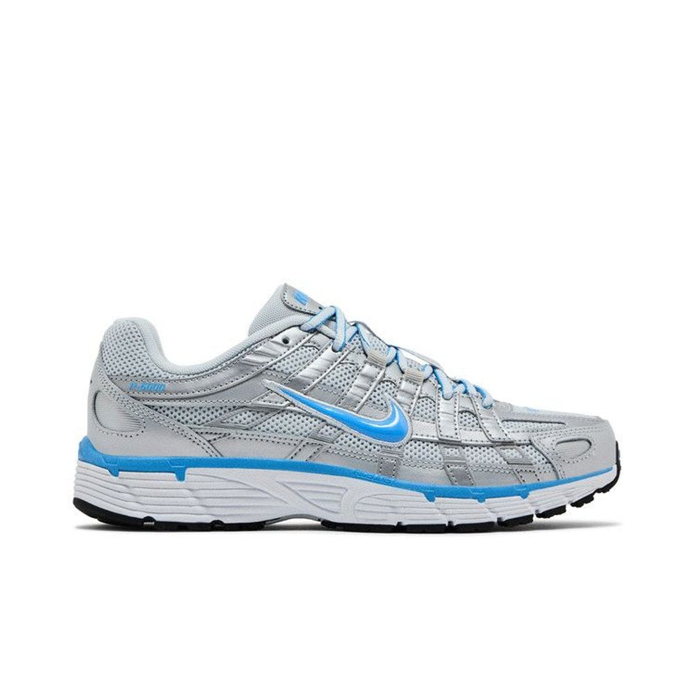 Nike P-6000 Metallic Platinum Pure Platinum Metallic Silver University Blue – boční pohled | Purekickz