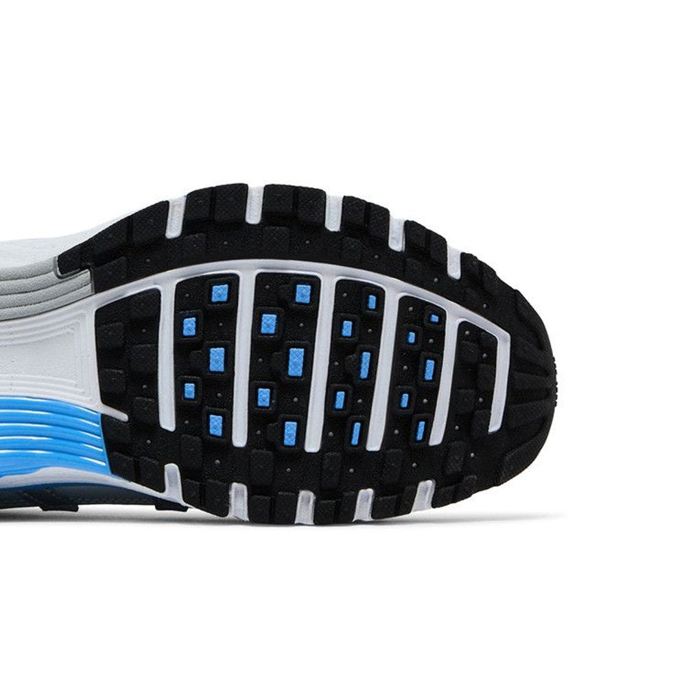 Nike P-6000 Metallic Platinum Pure Platinum Metallic Silver University Blue – pohled shora | Purekickz