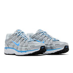 Nike P-6000 Metallic Platinum Pure Platinum Metallic Silver University Blue – lifestyle foto | Purekickz
