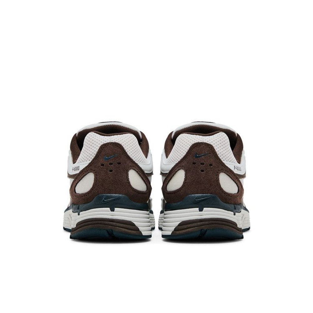 Nike P-6000 Phantom Baroque Brown Metallic Summit White Armory Navy (W) – podrážka | Purekickz