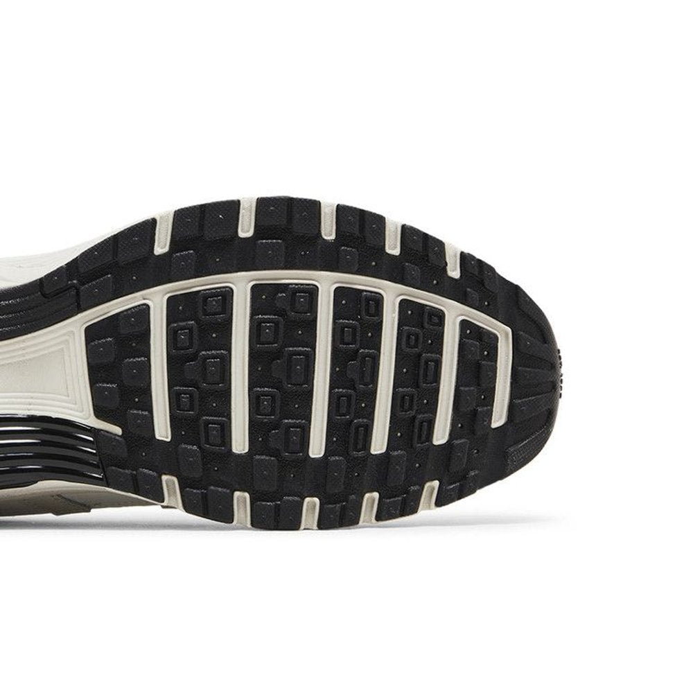 Nike P-6000 Platinum Tint Black – pohled shora | Purekickz