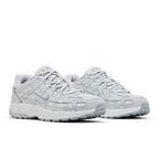 Nike P-6000 SE Summit White Vast Grey Wolf Grey (W) – lifestyle foto | Purekickz