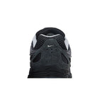 Nike P-6000 Suede Anthracite Metallic Silver – detail materiálu | Purekickz