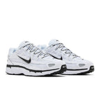Nike P-6000 White Metallic Silver Black – lifestyle foto | Purekickz