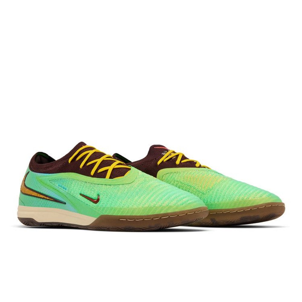 Nike Phantom 6 Low Elite IC SE Travis Scott – lifestyle foto | Purekickz