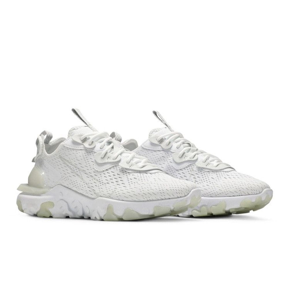 Nike React Vision White Light Smoke Grey – lifestyle foto | Purekickz