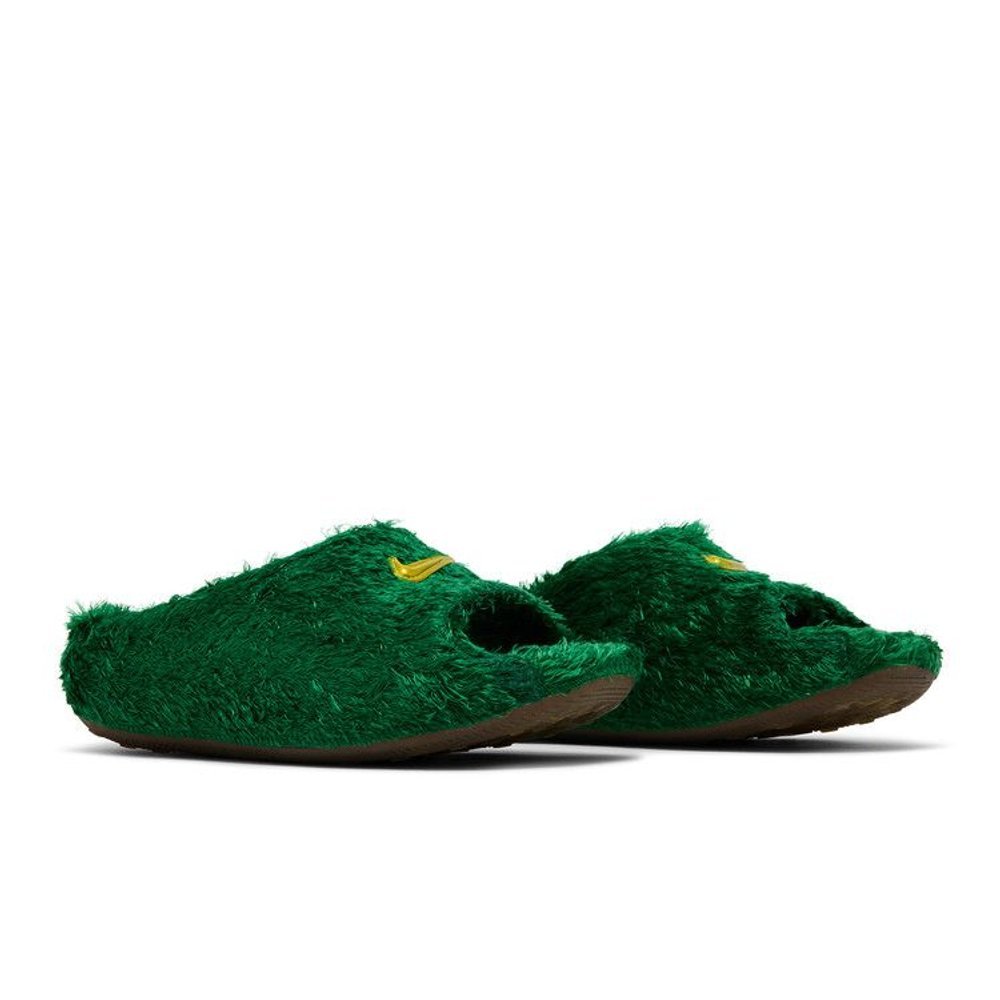 Nike ReactX Rejuven8 Slide .SWOOSH Touch Grass Kelly Green – lifestyle foto | Purekickz