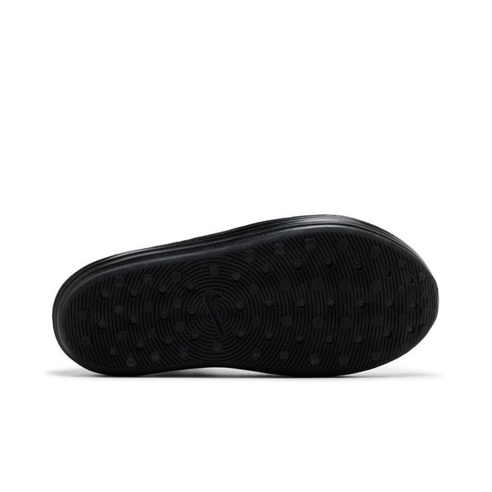 Nike ReactX Rejuven8 Triple Black – zadní pohled | Purekickz