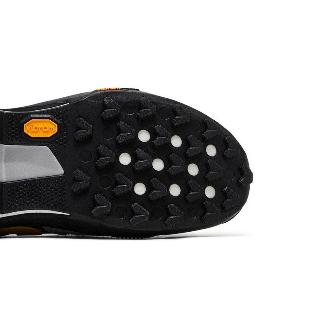 Nike sacai x Zegamadome 'Matte Silver Tour Yellow'