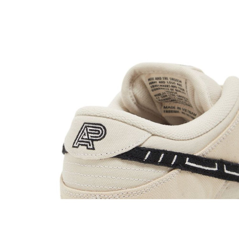 Nike SB Dunk Low Albino & Preto – pohled 9 | Purekickz