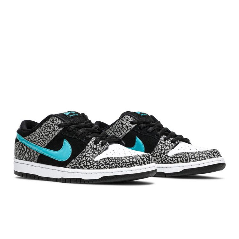 Nike SB Dunk Low Atmos Elephant – lifestyle foto | Purekickz