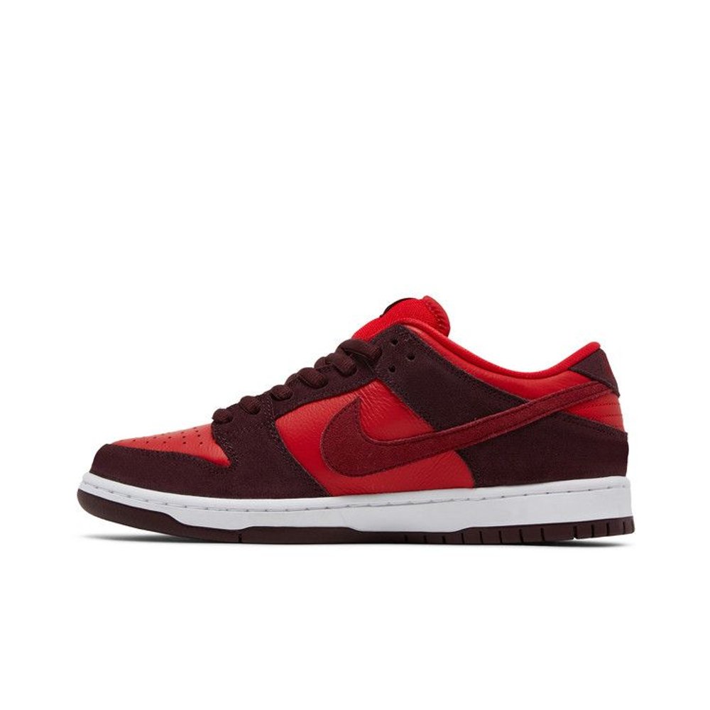 Nike SB Dunk Low Cherry