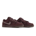 Nike SB Dunk Low City Of Love Burgundy Crush – lifestyle foto | Purekickz