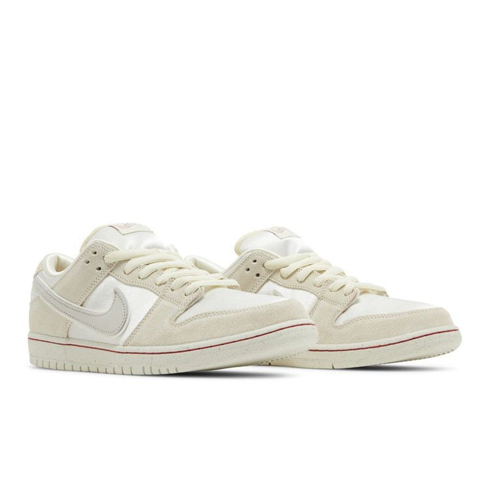 Nike SB Dunk Low City Of Love Light Bone – lifestyle foto | Purekickz