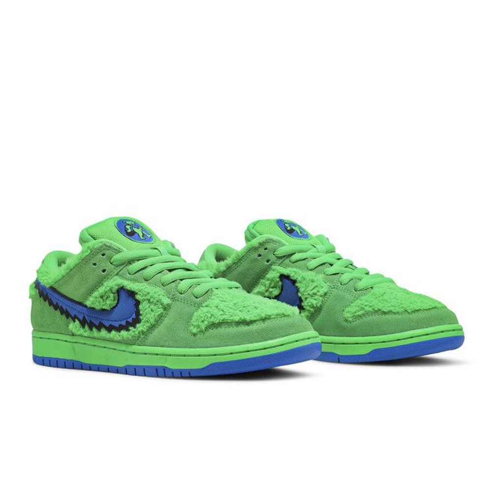 Nike SB Dunk Low Grateful Dead Bears Green – lifestyle foto | Purekickz