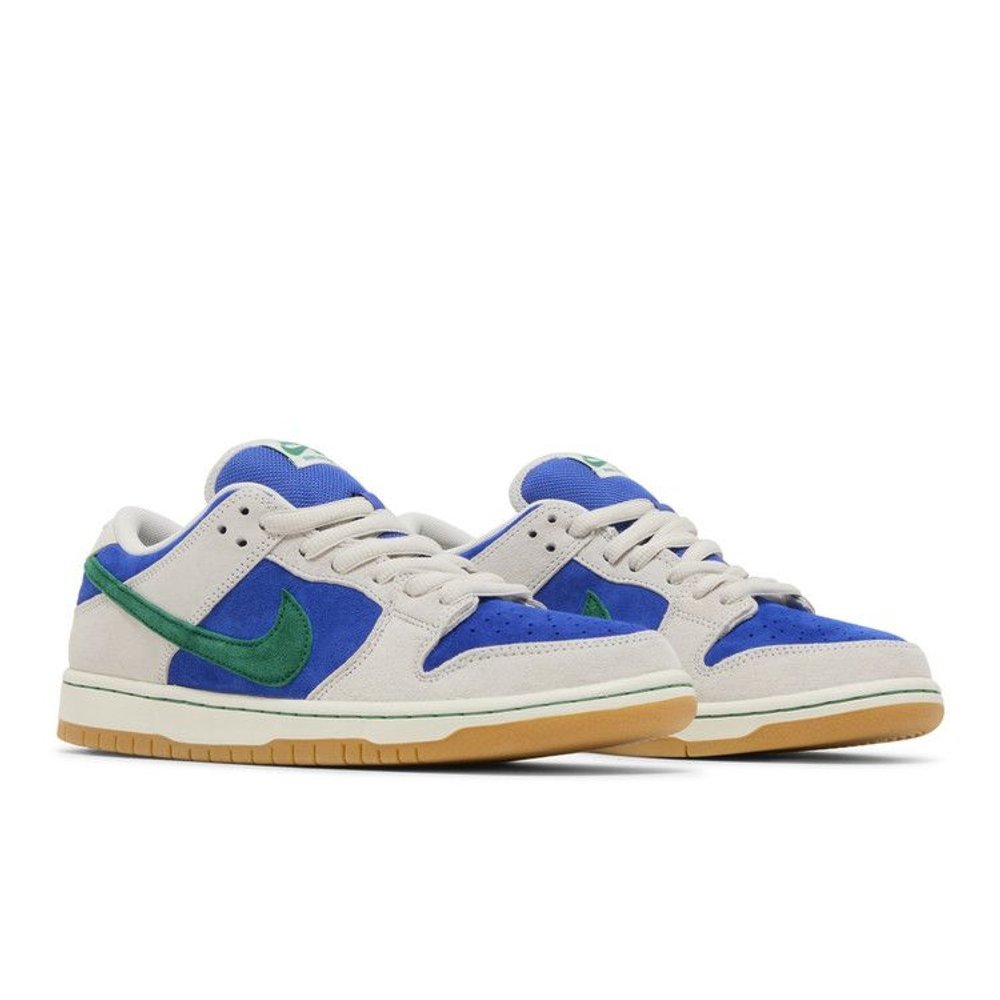 Nike SB Dunk Low Hyper Royal Malachite – lifestyle foto | Purekickz
