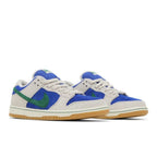 Nike SB Dunk Low Hyper Royal Malachite – lifestyle foto | Purekickz