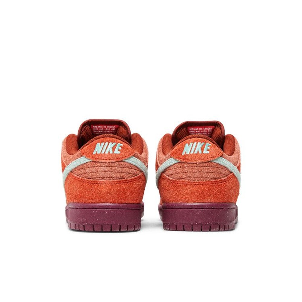Nike SB Dunk Low Mystic Red Rosewood