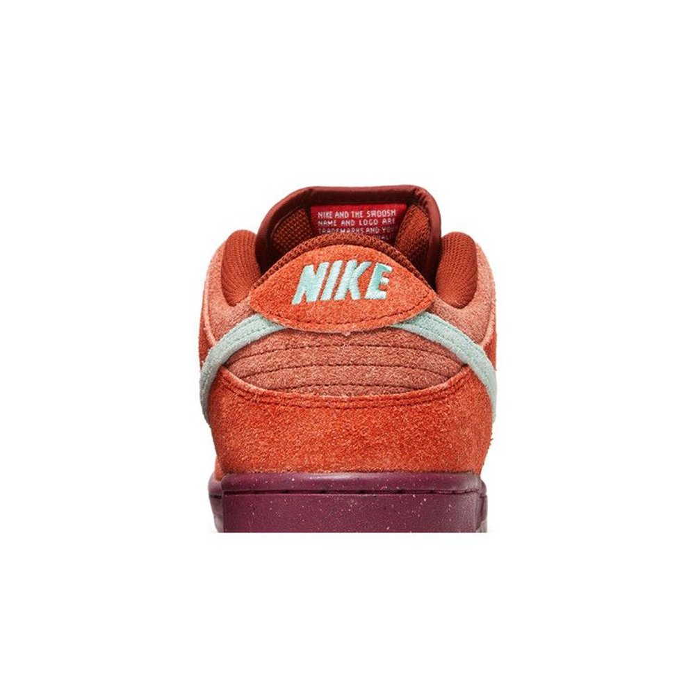 Nike SB Dunk Low Mystic Red Rosewood
