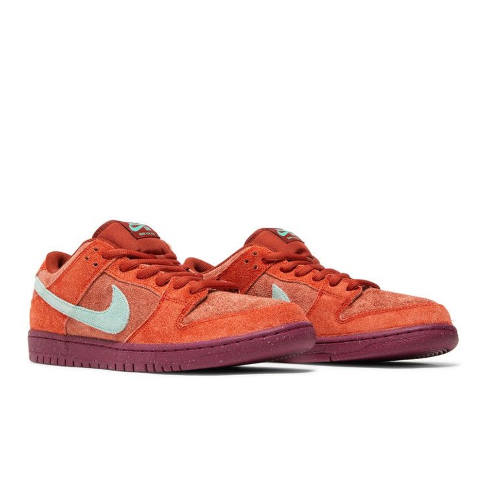 Nike SB Dunk Low Mystic Red Rosewood