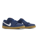 Nike SB Dunk Low Navy Gum – lifestyle foto | Purekickz