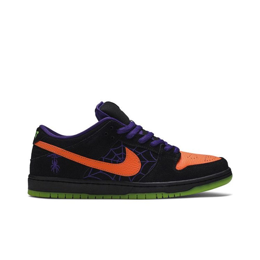 Nike SB Dunk Low Night of Mischief Halloween – boční pohled | Purekickz
