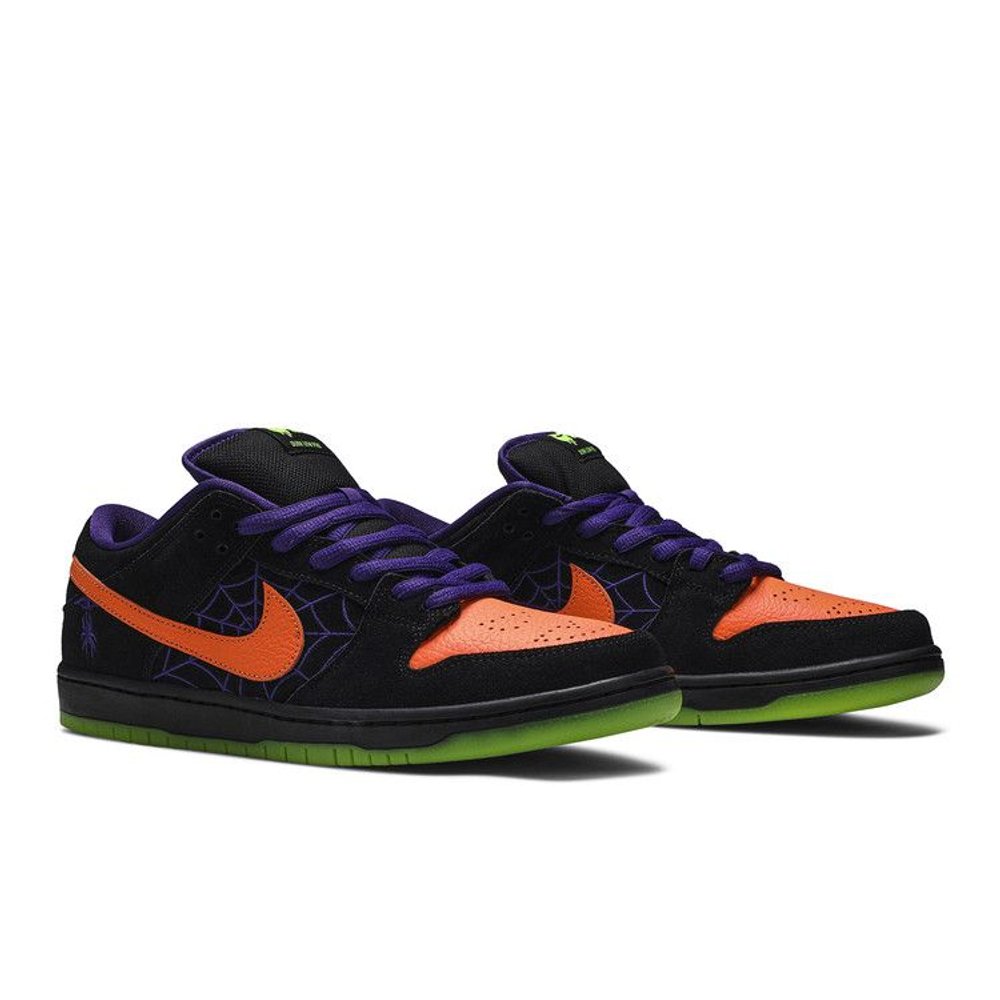 Nike SB Dunk Low Night of Mischief Halloween – lifestyle foto | Purekickz