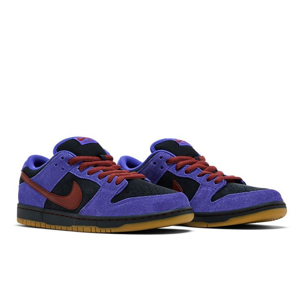 Nike SB Dunk Low Persian Violet – lifestyle foto | Purekickz