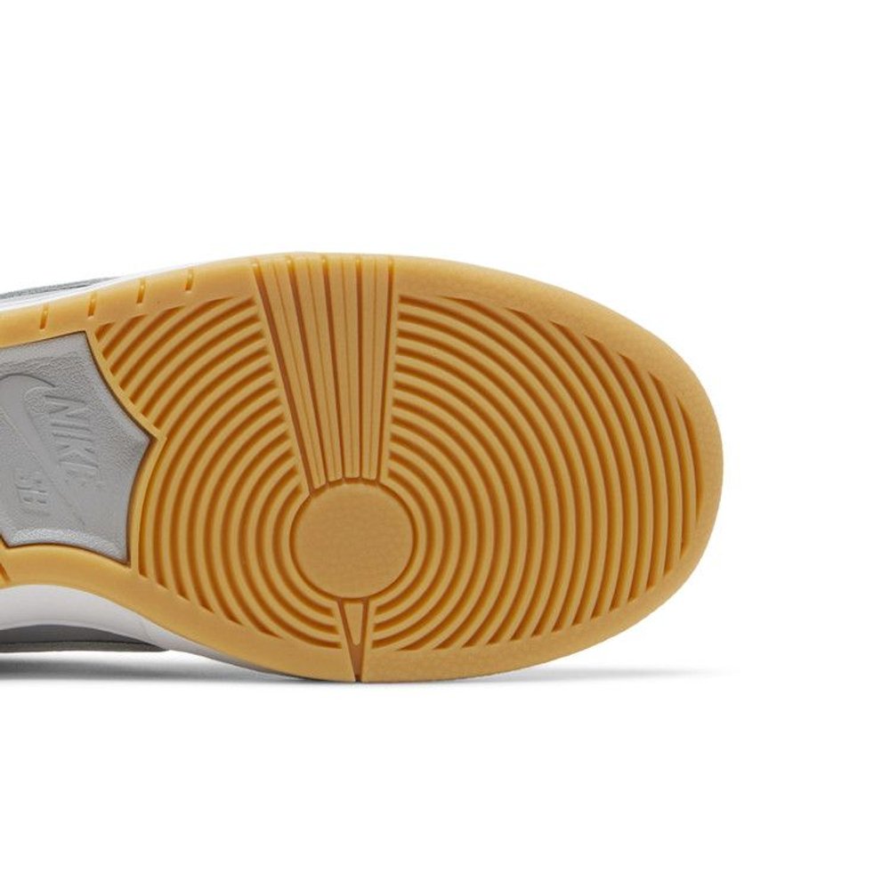 Nike SB Dunk Low Pro ISO Grey Gum – pohled shora | Purekickz