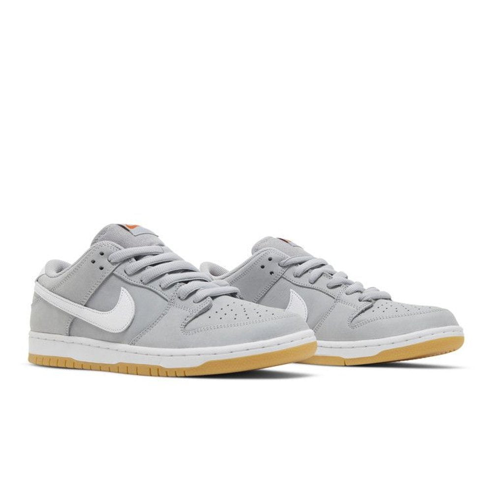 Nike SB Dunk Low Pro ISO Grey Gum – lifestyle foto | Purekickz