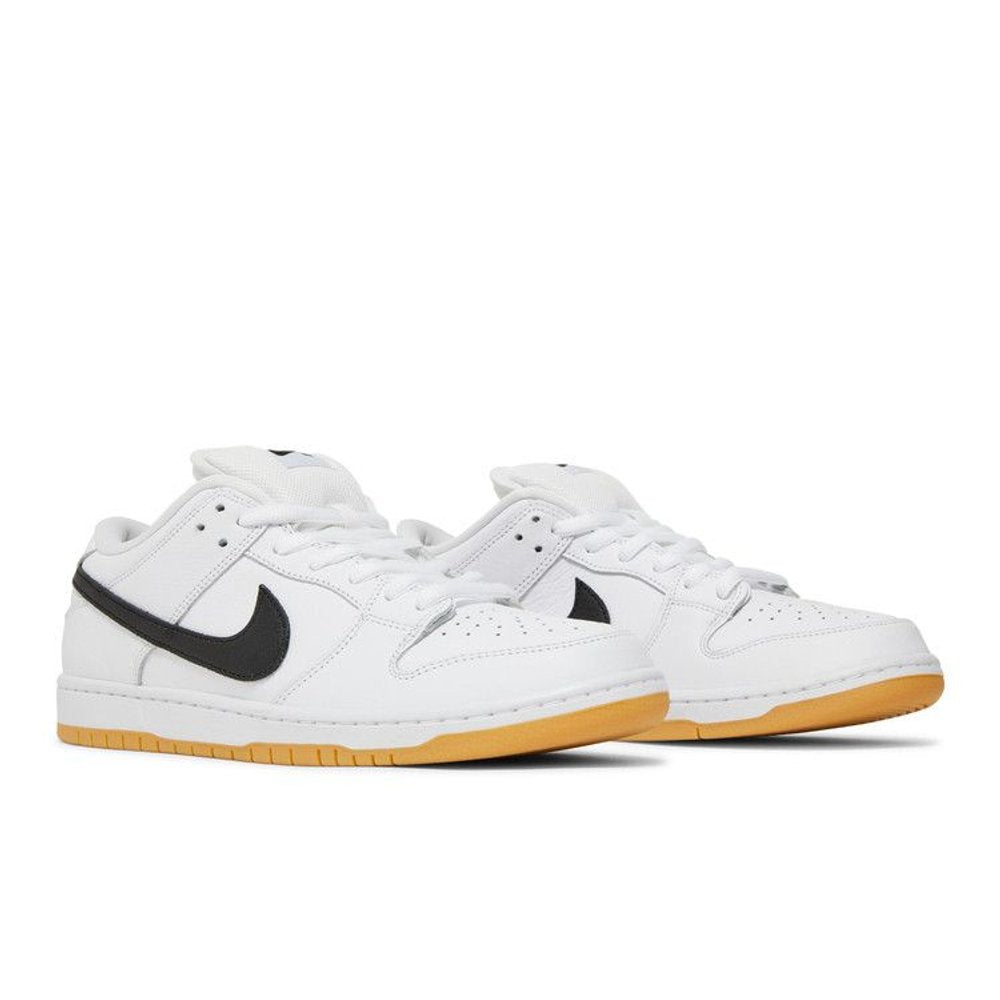 Nike SB Dunk Low Pro ISO White Gum – lifestyle foto | Purekickz