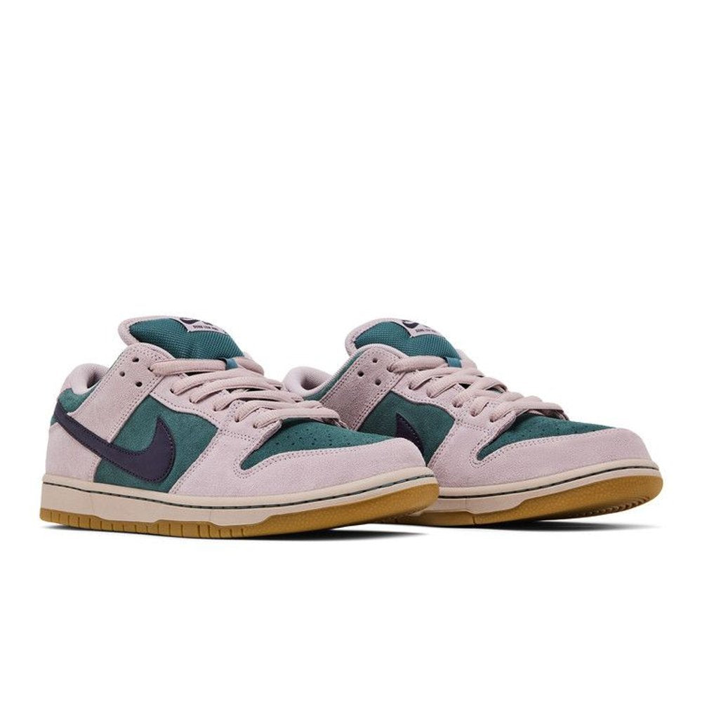 Nike SB Dunk Low Pro Mineral Slate – lifestyle foto | Purekickz