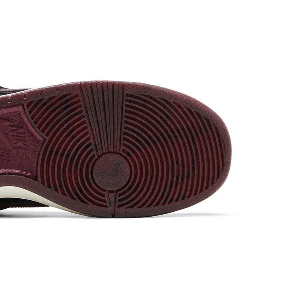Nike SB Dunk Low Riot Skateshop – pohled shora | Purekickz