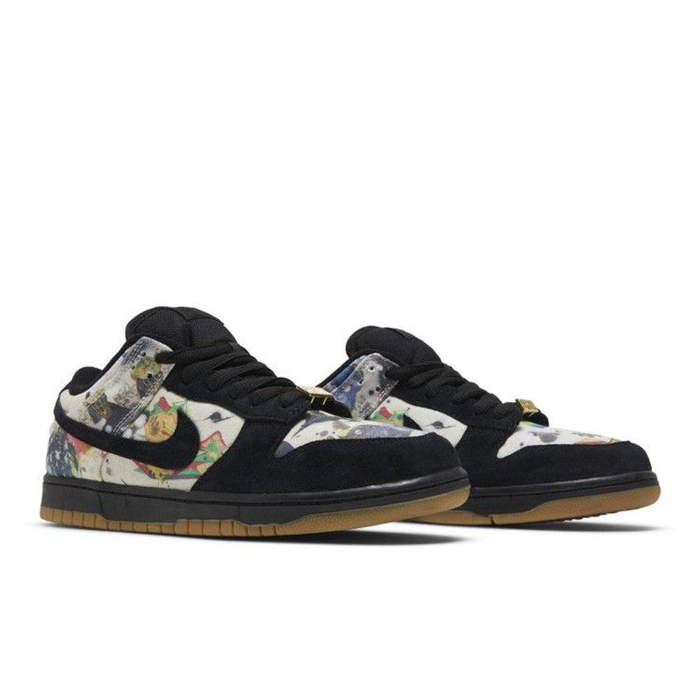 Nike SB Dunk Low Supreme Rammellzee – lifestyle foto | Purekickz