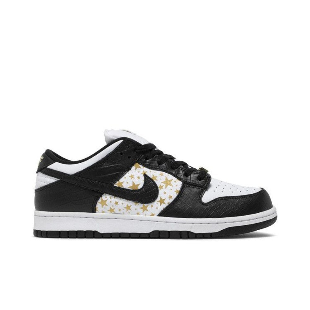 Nike SB Dunk Low Supreme Stars Black (2021) – boční pohled | Purekickz
