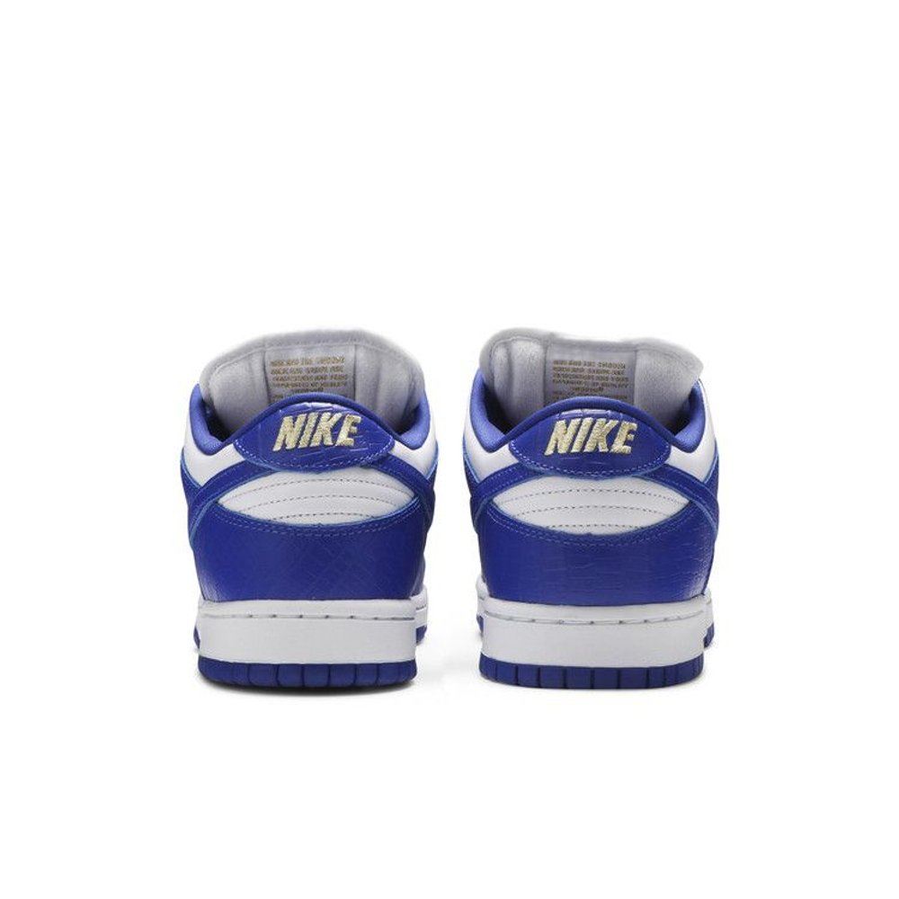 Nike SB Dunk Low Supreme Stars Hyper Royal (2021) – podrážka | Purekickz