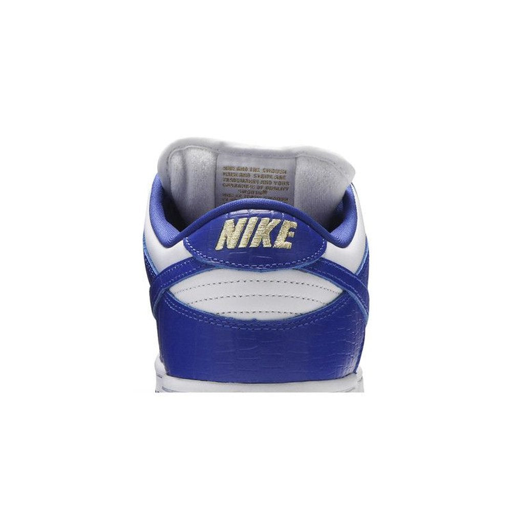 Nike SB Dunk Low Supreme Stars Hyper Royal (2021) – detail materiálu | Purekickz