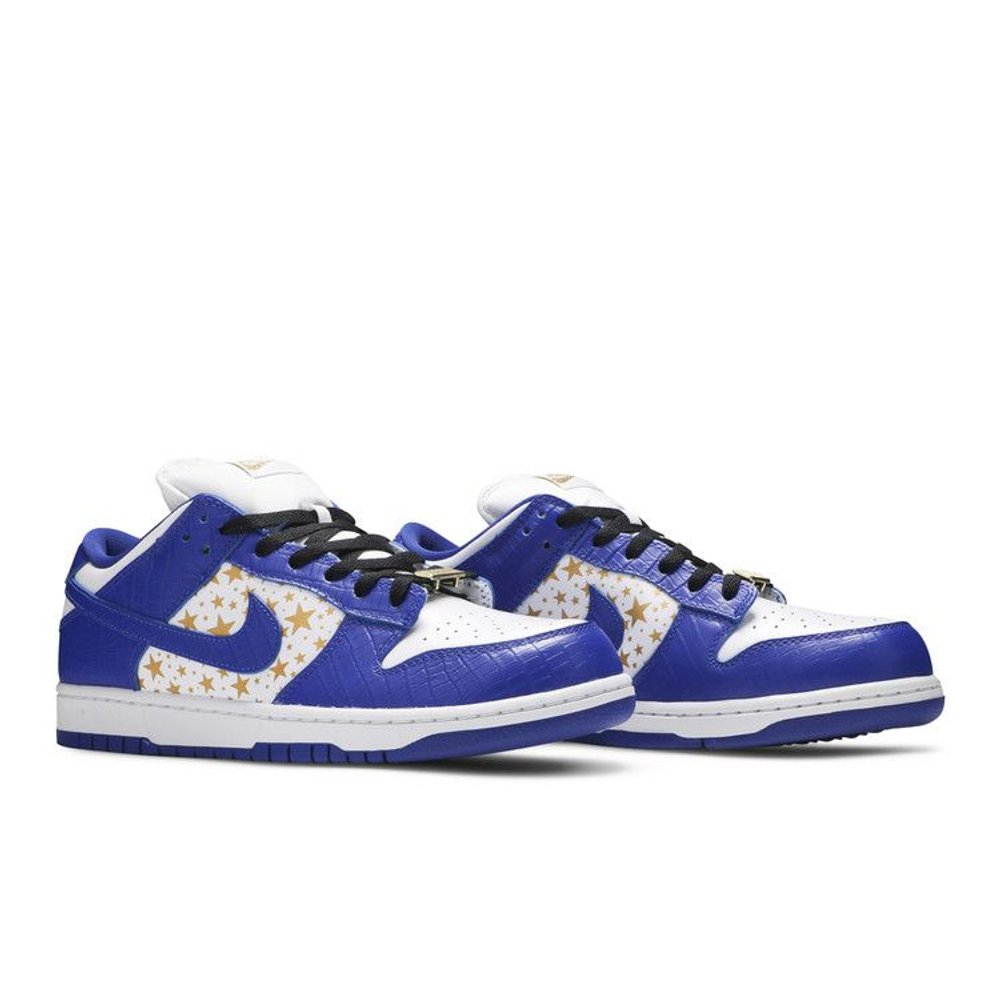 Nike SB Dunk Low Supreme Stars Hyper Royal (2021) – lifestyle foto | Purekickz