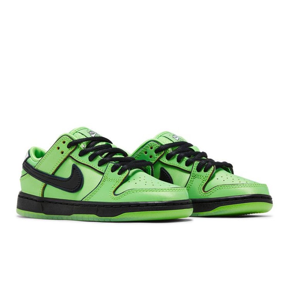 Nike SB Dunk Low The Powerpuff Girls Buttercup (PS) – lifestyle foto | Purekickz