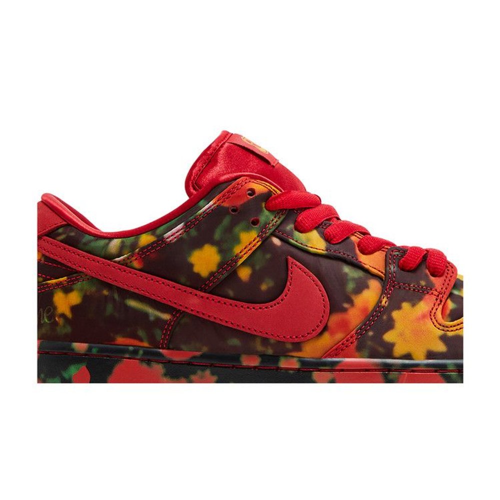 Nike SB Dunk Low The Wizard of Oz Poppy Field – detail | Purekickz