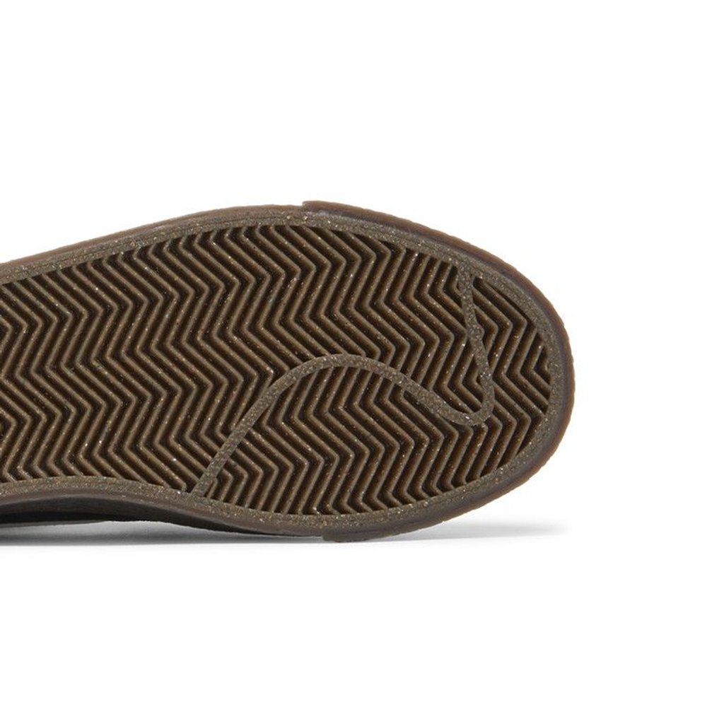 Nike SB Zoom Blazer Mid Black White Dark Gum – pohled shora | Purekickz
