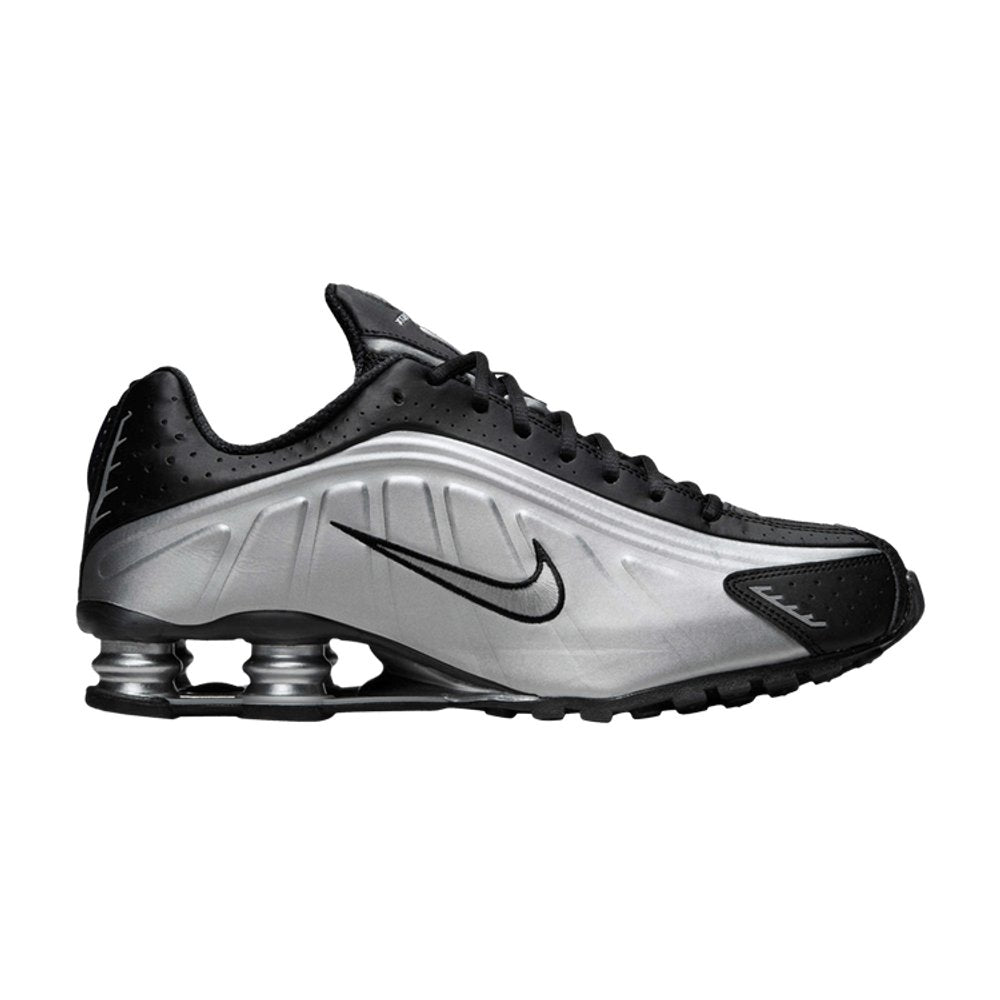 Nike Shox R4 Metallic Silver Black – boční pohled | Purekickz