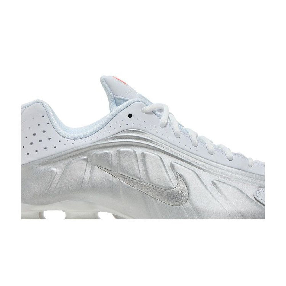 Nike Shox R4 White Bright Crimson Metallic Silver – detail | Purekickz