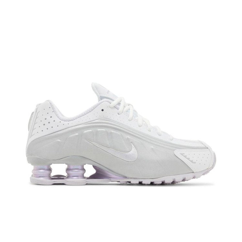 Nike Shox R4 White Metallic Platinum Barely Grape – boční pohled | Purekickz