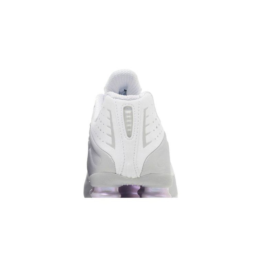 Nike Shox R4 White Metallic Platinum Barely Grape – detail materiálu | Purekickz